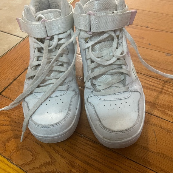 Rebook - Picture 3 of 5